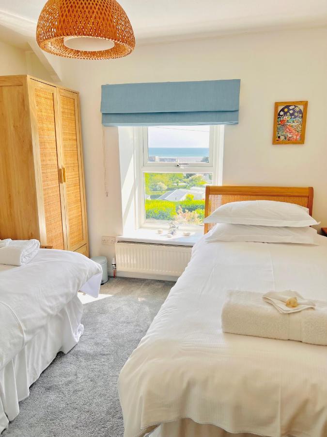 Gordy Hall -Sea Facing Welsh Cottage With Stunning Views Pendine Exterior photo